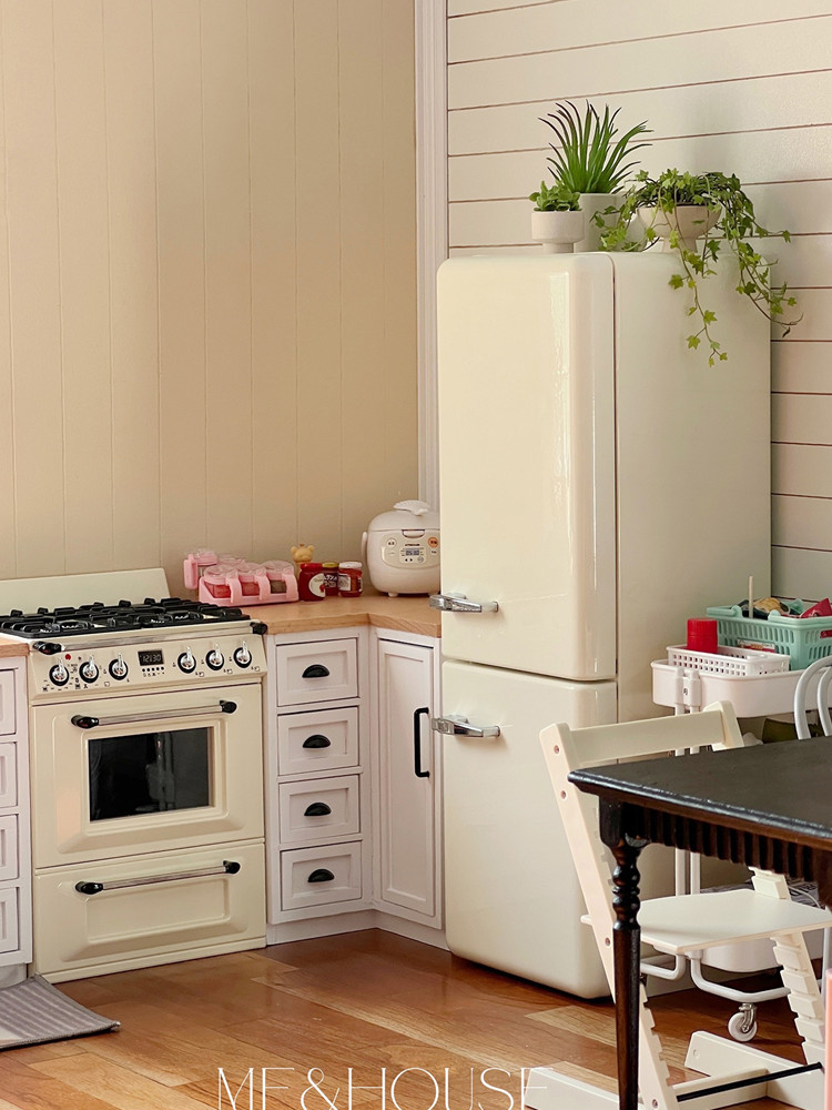 Kitchen Queen - Doll House Model Furniture Accessories, Frigorífico